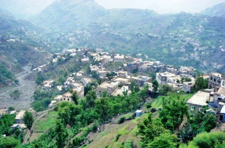 مليشيا الحوثي الإرهابية تقصف قرى سكنية في جبل حبشي وأحياء بمدينة تعز